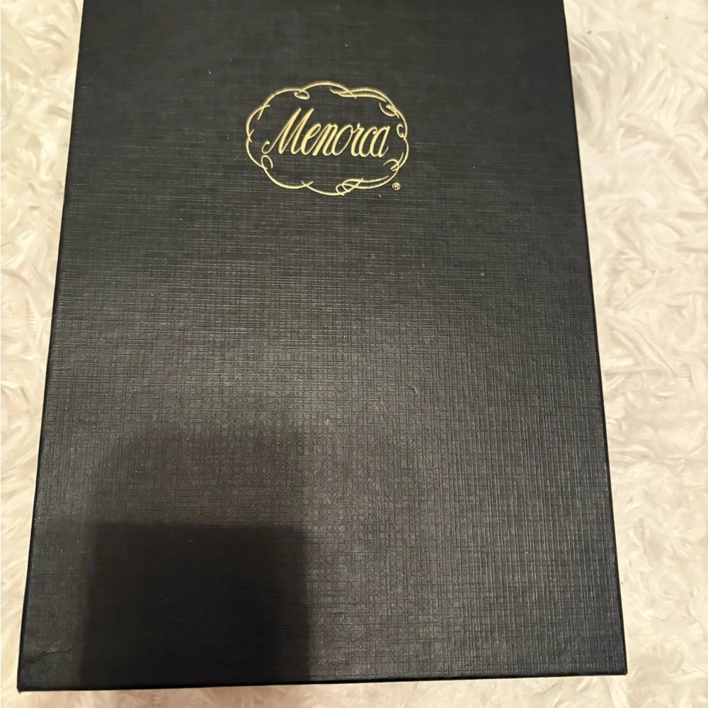 Black Pearl Vintage Cameo Clasp Necklace - Picture 2 of 7